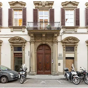 Apartment Flamingo, Florenz